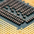 A escassez de chips e a entrada da Intel no mercado de semicondutores